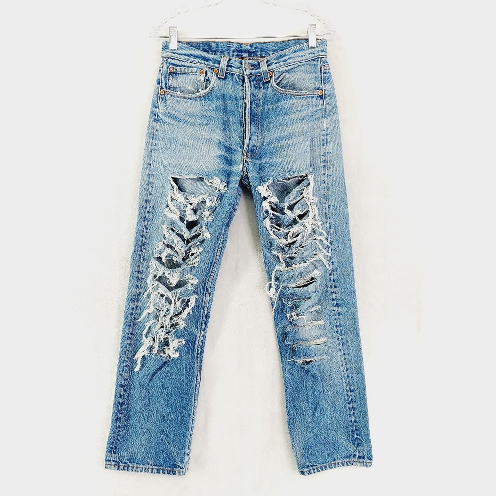 Levi’s 501 Blue Distressed Button Fly Distressed Ripped Destroyed Jeans P7015